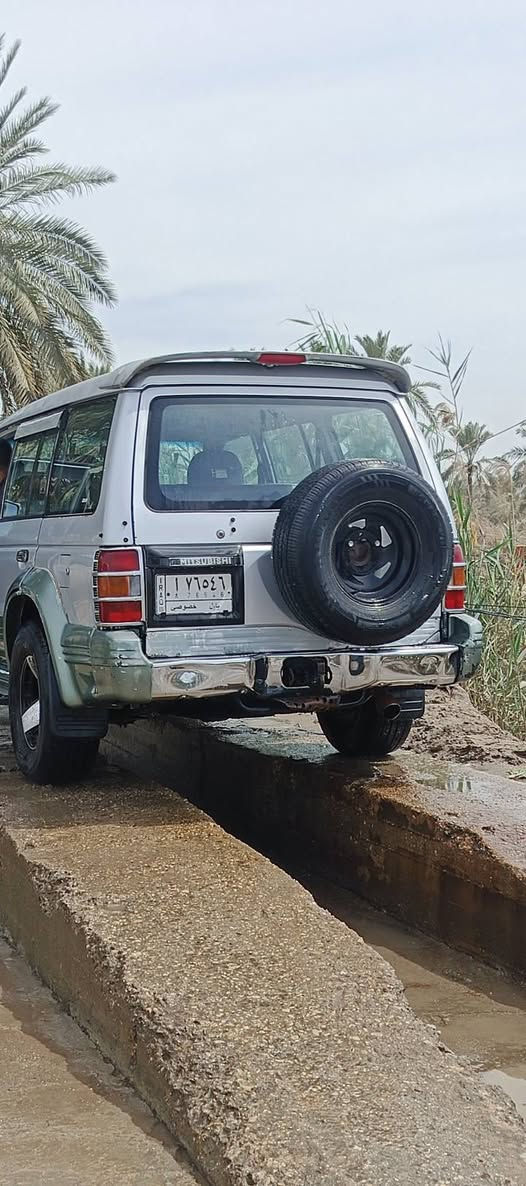 سلام عليكم باجيرو للبيع موديل 2000 سنويه لغاية 2028 السيارة بأسمي رقم بابل مكينه بانزين بلاديه گير عادي حداديه جاهزه العنوان بابل الحمزه الغربي للاستفتار *********** /***********
