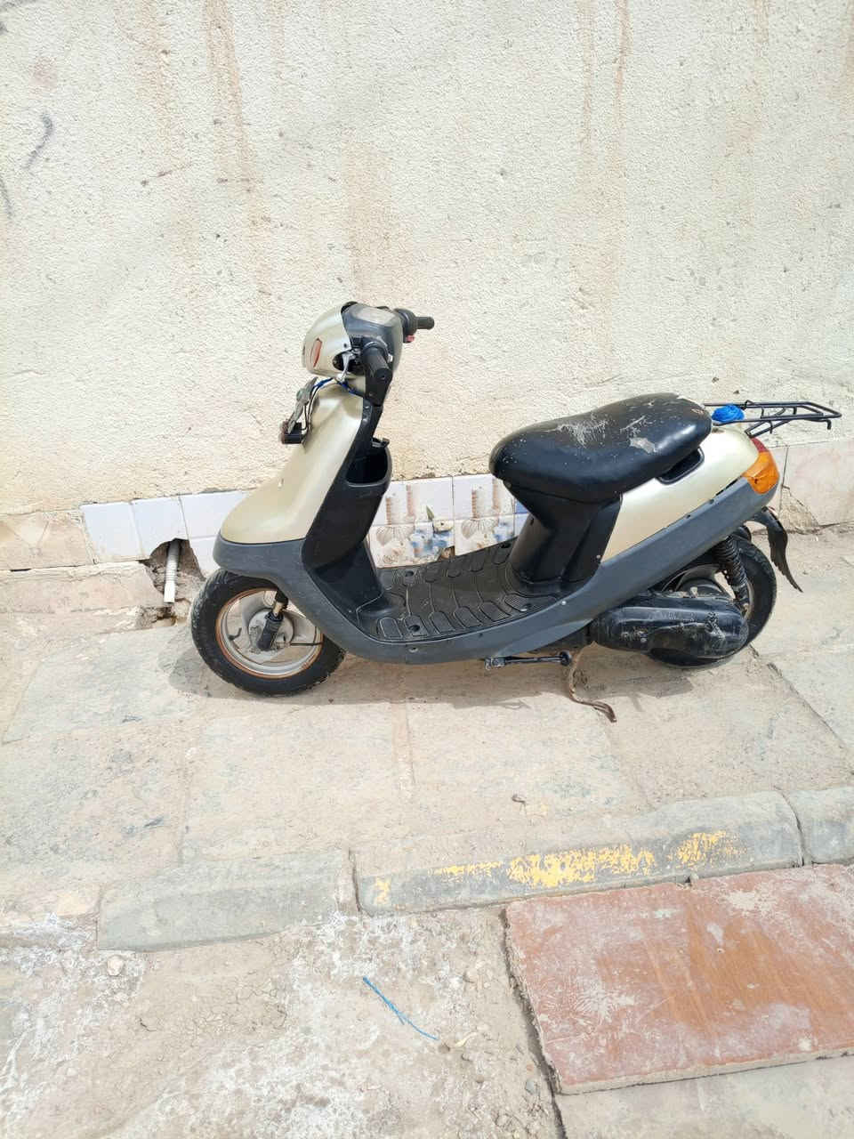 سلام عليكم دراجه بترا نضيفه وجاهز كهرباء كله شغاله محرك خير من الله  مكاني ناصريه  ‏‪***********‬‏ سعره 300وبي  مجال شراي
