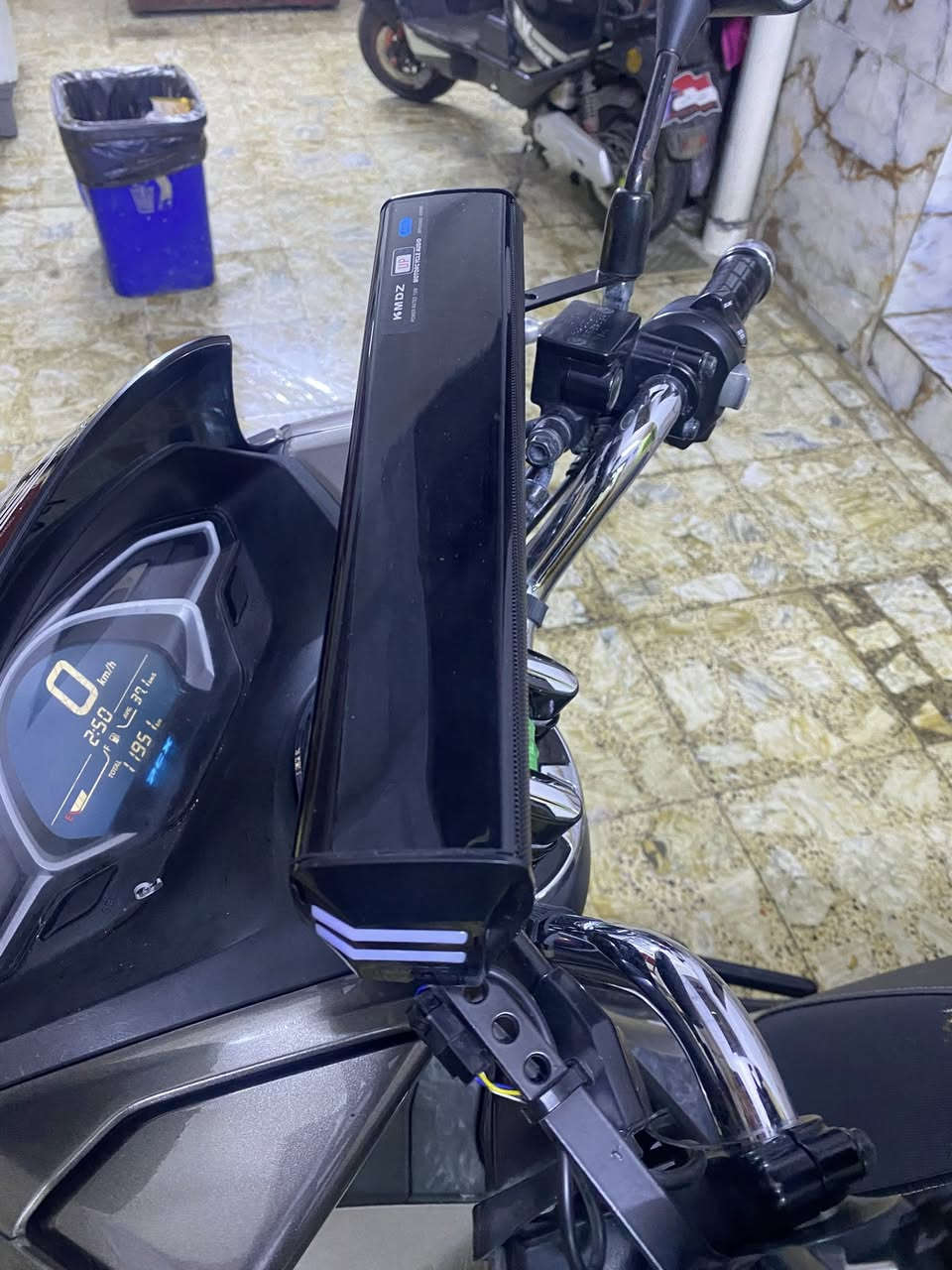 السلام عليكم ام بي ثري للبيع كامل جيب وشد ٢٠ الف قفل رقمي ***********
