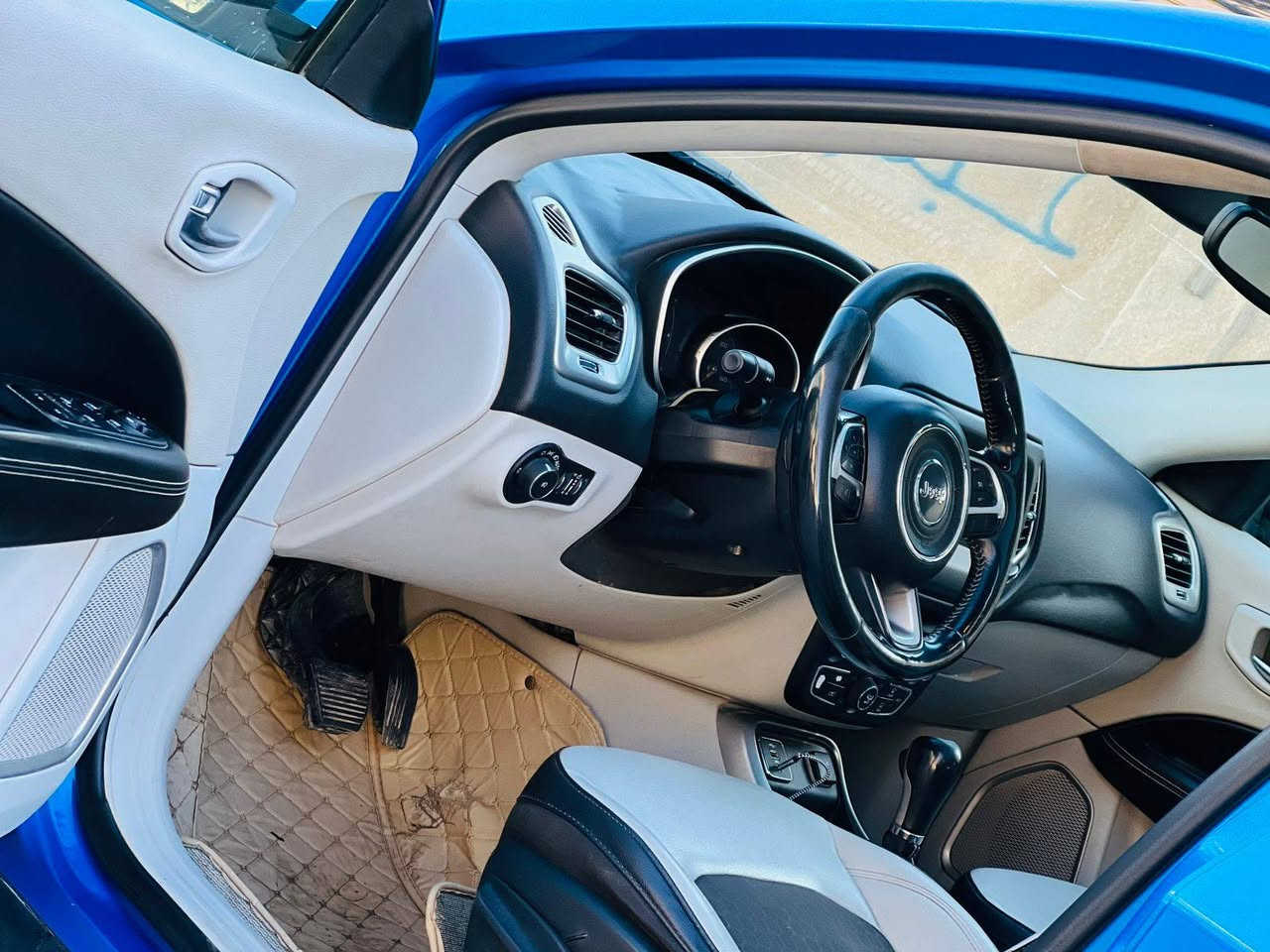 جيب كامباس مديل 2019 سعر 118قابل التفاوض الستفسار تصل ***********الون مميز وارد مريكي حادثه دعاميه وخشم البنيد فقط والباقي كفاله عامه من صبق والفتح وضربه وتبديل محرك وكير مكفولات   مواضفات واحد عله واحد بني راما بصمه بصمه اوبواب شاشه كامره دواره تحكم ستيرن دواخل بيجي   رقم بابل دولي مكان سيار كربلاء
