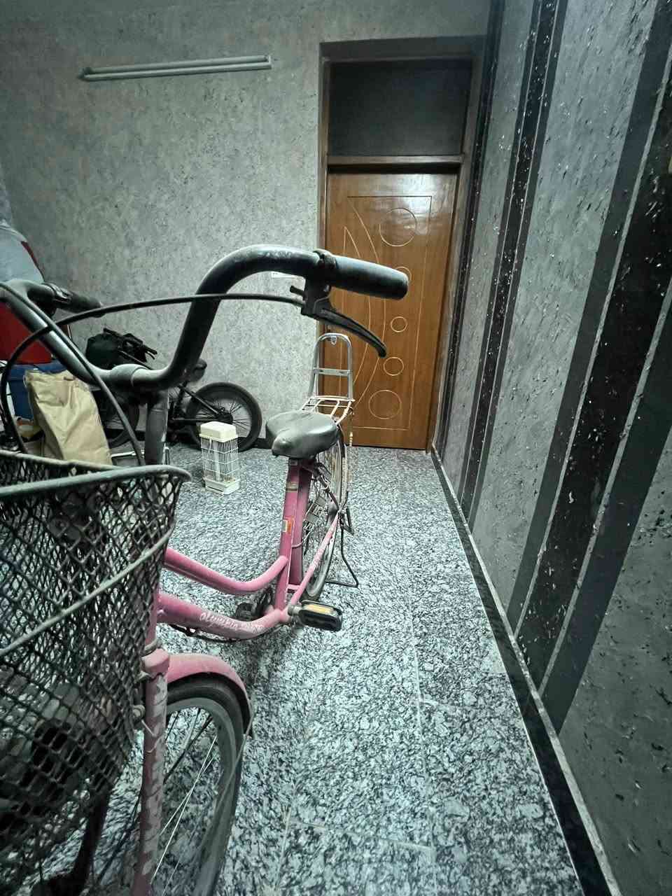 بايسكل للبييع على حطته السعر 45 وبي مجال بغداد حي جميله الرقم ***********
