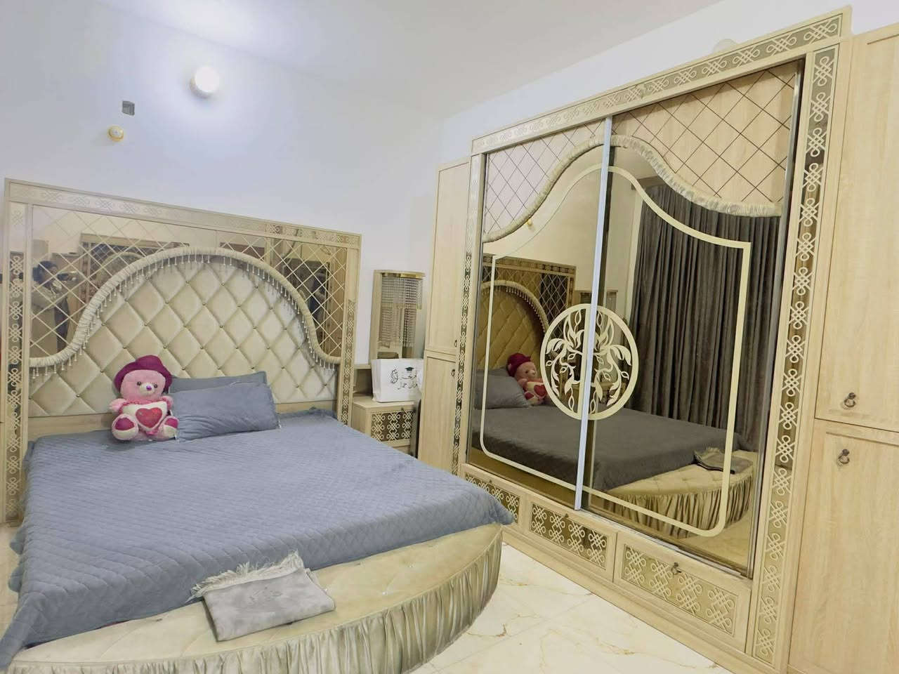 خشب زان اصلي ثقيل جام ليزري الغرفه بيها ضرر واحد بسيط بالجامه مال تاج السرير كلش نظيفه

فلوجه حي الشهداء

سعرها مليون وبيه مجال  
للاستفسار خاص


**إذا كنت صاحب هذا الإعلان وتريد حذفه لأي سبب، رجاءا أرسل رسالة إلى الدعم الفني**