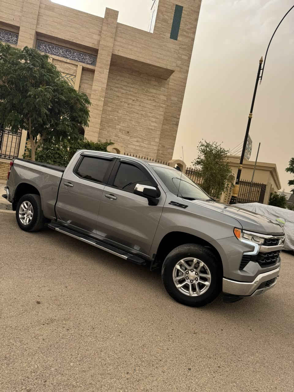 سلام عليكم 
للبيع شوفرليت سلفرادو 2024
Chevrolet silverdo  Z71 lt
V8 5.3
سيارة كلش حلوه ونضيفه حادث خفيف بدون ايرباك صور 
ماشية 26 الف 
الحادث مرفقه بالمنشور
مواصفات
داخل تاهو  
شاشه 
كاميرا 
رادار امامي 
شفتات ستيرن
بصمة 
مكان السيارة بابل المسيب او كربلاء 
مكلف بالنشر 
للاستفسار  ***********
