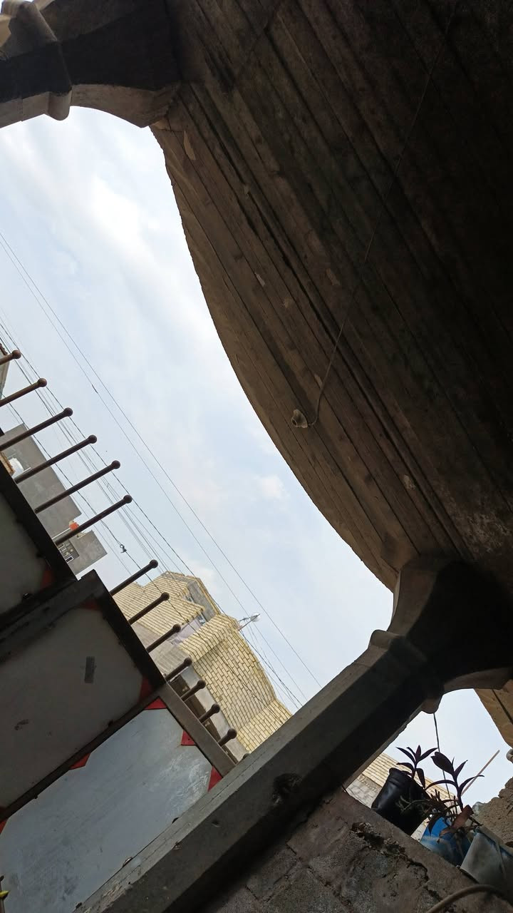 بيت طابو صرف ركن المسيب منطقة الحامية  بمساحة ١٦٥تقريبا قريب من الشارع العام والمركز الصحي والمدارس  يحتوي على طابقين الطابق الثاني هيكل غرفتين ومنور وسطح وصحيات والطابق الارضي غرفتين وهول واستقبال ومطبخ وصحيات داخلية وخارجيه ومنور ومخزن خارج البيت مجاور الطرمه يرهم محل بسيط او كمشروع سعر البيت قفل ٩٠مليون للاستفسار مراسلة الخاص او الاتصال على الرقم ‏‪***********‬‏
