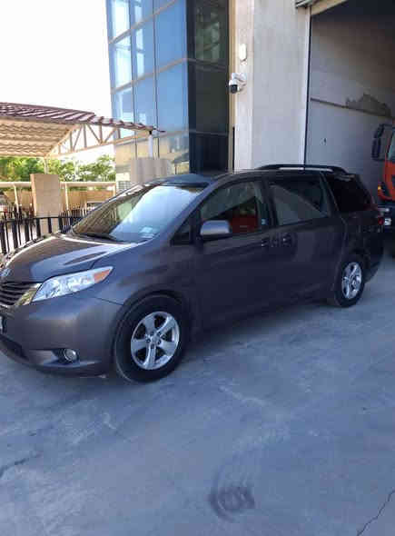 سلام العلیکم
سیینا ۲۰۱۷
LE مواصفات
جاملغ واحد خلفي صبغ بدون ضربە و شویە بارد
بجم کبس ایرباکات سلیمە
سنویە ۲۰۲۹
مابیە نقص
جاهزە من کل النواحي
ماشیە ۲۰۰ الف کم
سعر ۲۲۰ و بیە مجال
***********
***********
