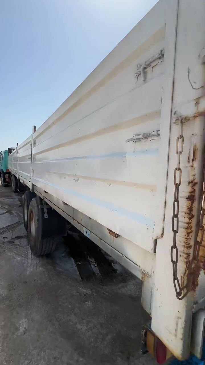 السلام عليكم عربانه نص جناب الطول 13.60 عربانه حلوه جناب ارتفاع 80 كامل مع الباب الخلفي سطحيه حديد دنكير واحد بيبي والباقي مدور سعرها مناسب 29$ ورقه رجائا فقط شراي يتصل واني خادم *********** حيدر .
