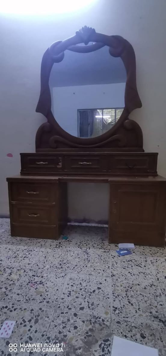 غرفه نوم صاج للبيع قيم وخذ عنوان ابو غريب للستفسار على هاذ الرقم ***********
