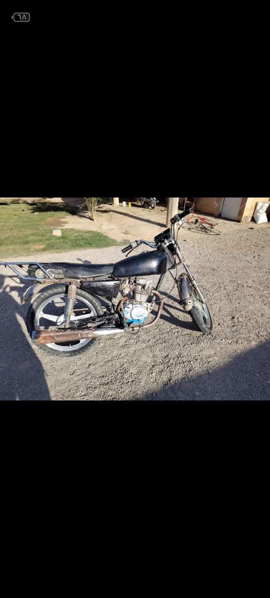 السلام عليكم دراجه للبيع مديل ١٩ وراق كامله مكان بدوانيه مقابيل الاسود على طريق الخالص هذا الرقم الشراي يتصل مستعجل على بيعته السعر 150 بها مجال ***********
