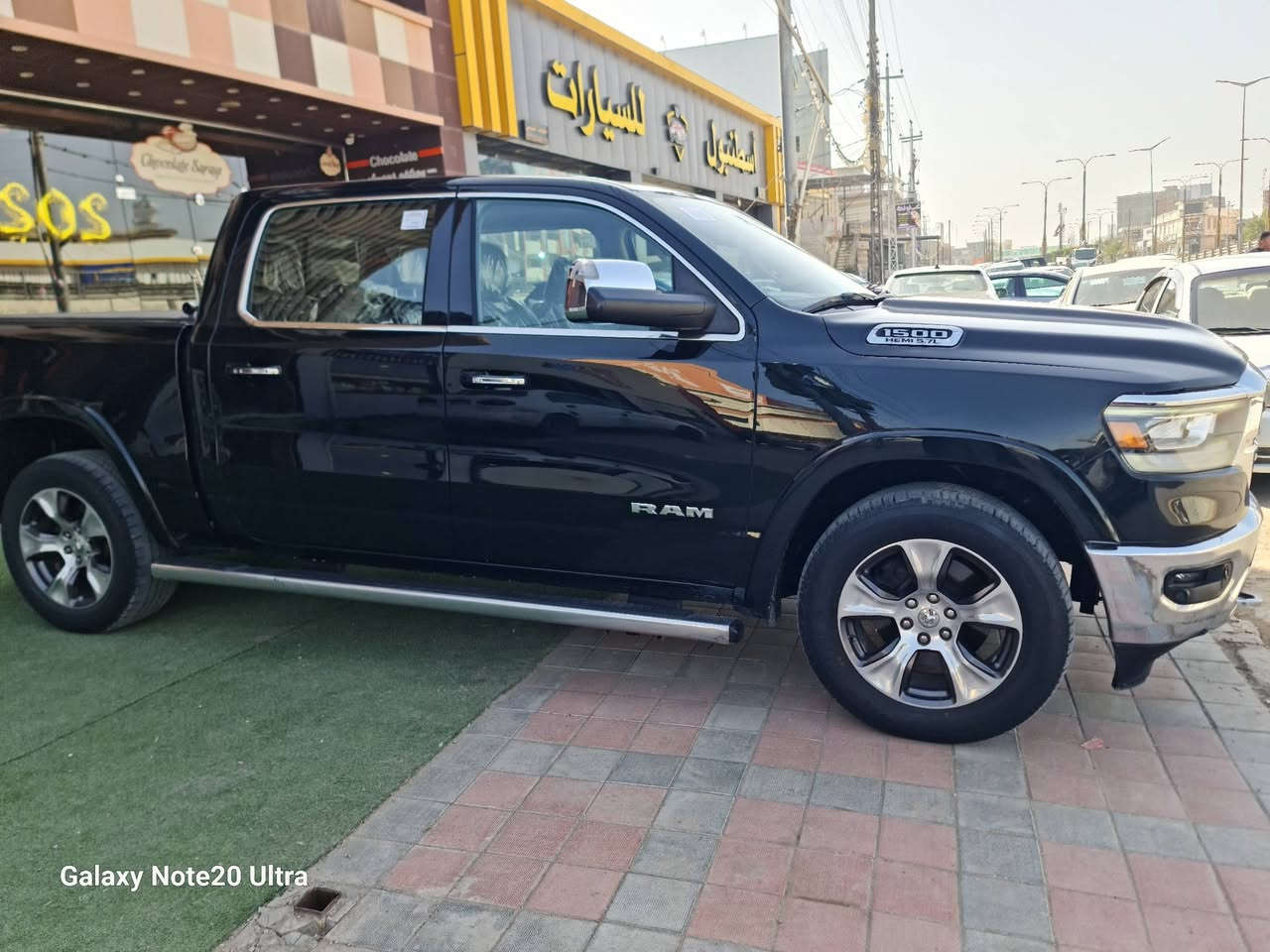 دودج رام سبورت DODGE
RAM SPORT 

الموديل : 2019

اللون : اسود 

المحرك : V8. 5.7L هيمي

 ماشية 127  

 حادث طارف الجاملغ والبنيد صور الحادث داخل المنشور*
  
المواصفات :

⭐️ دفع رباعي 4×4 .

⭐️ شاشة كبيرة .

⭐️ زنون الايت مع الكشاف .

⭐️  لايت LED .

⭐️  نظام التوقف الذاتي الخلفي

⭐️ بصمة تشغيل بصمات على الابواب 

⭐️ تشغيل عن بعد .

⭐️ مقاعد جلد رياضية اسود 

⭐️ المقاعد الاماميه تدفئة وتبريد . كهرباء

⭐️ تدفئة ستيرن . 

⭐️ المقاعد الخلفيه تدفئه 

⭐️ نظام خرائط  GPS . 

⭐️ حساسات امامية وخلفية .

⭐️ كاميرا خلفية دواره 

⭐️ دواسات جانبية . 

⭐️ تبريد خلفي.

⭐️ ⁠ويل حجم 20

⭐️ المرايا الجانبية قابلة للطي كهربائيا 

⭐️ الشباك الخلفي كهربائي .

⭐️ غطاء جلد للبودي الخلفي .

⭐️ دواسات البنزين والبريك قابلة 
       للتعديل كهربائياً. 

⭐️ هاند بريك كهربائي . 
 
⭐️ مرايا بخاصية التعتيم الذاتي 

السيارة جاهزه ومناقصها اي شي فضل من الله 

السعر 25000 $ الف دولار

 ⭐️- مكان السيارة فلوجة 
🌸***********./***********
