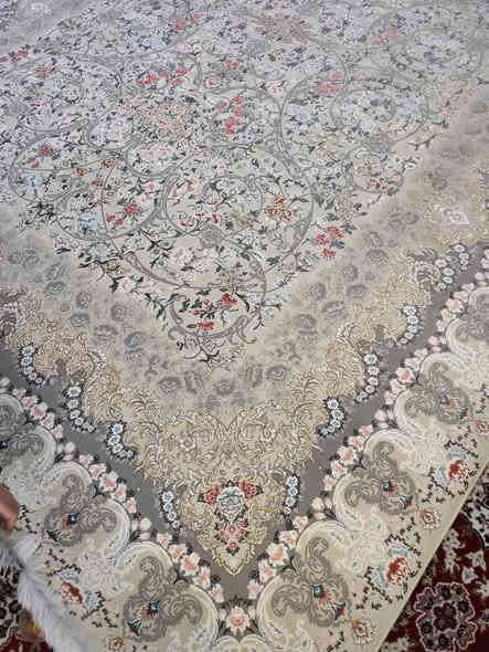 فەرشی ئێرانی ئەنواع نەخش و مۆدێل 1200شانەی کاشان 
تراکومی 3600
زەمانی 7ساڵی هەیە دەرەجەیەک
بەنی ئەڵمانی 
12ڕەنگ 
42کیلۆ 
قیاسی 3×4ودوونیو بەسێ ونیوی هەیە 
باشترین جوری داو دەزو بەشۆردن تێک ناچێت 
لە%100اکلوریک 
داشکاندنی بۆ کراوە  بۆ 300هەزار قوفڵی  بەبێ معاملە 
پرسیاریش بکە بۆ ئەسڵی و بۆ نرخیش لەونرخە هەرزانتر نیە 
بەزەمانی دەرەجەیەکیش 
نەخش و مۆدێلی کەشی هەیە 
شوێن سلێمانی گەیاندن هەیە 
تازەن لۆکی کاشان دەستی دوونین
***********
