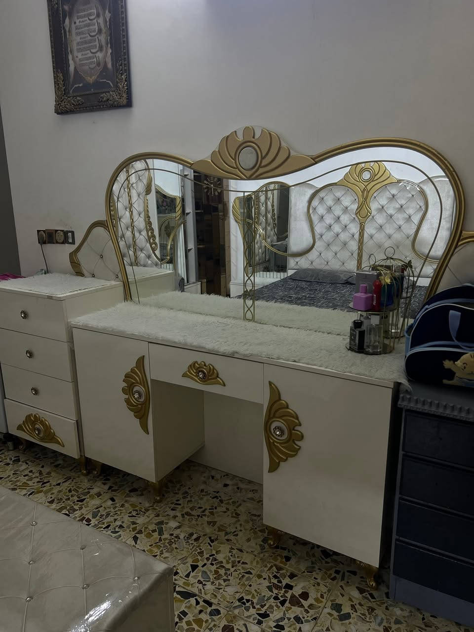 غرفه نوم تركي 7 قطع للاستفسار اتصال ***********
