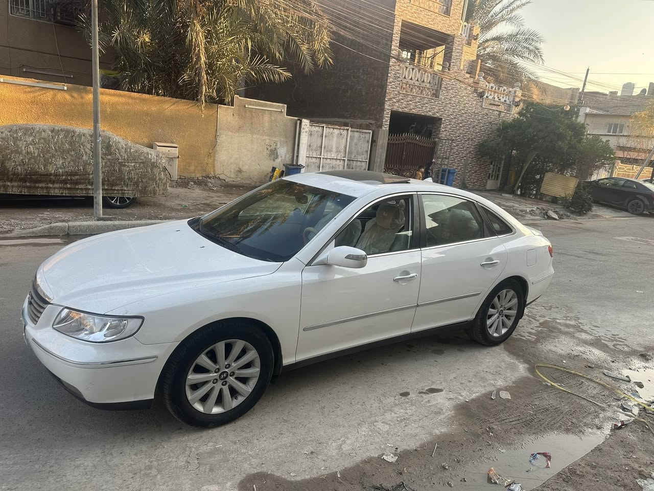 سلام عليكم شباب عندي أزيرا 2009 خليجي بدون حادث محرك V6 سته سلندر فول مواصفات كشنات جلد وكهرباء شاشه وكامره فتحه سقف بيه رش صفحه اليسره جماليه وعندي صورهه قبل الصبغ والباقي كفاله كير ومحرك كفاله رقم بغداد مشروع وطني تبريد قطعتين جاهزه من كلش مكانه بغداد سعر 95.                  ***********
