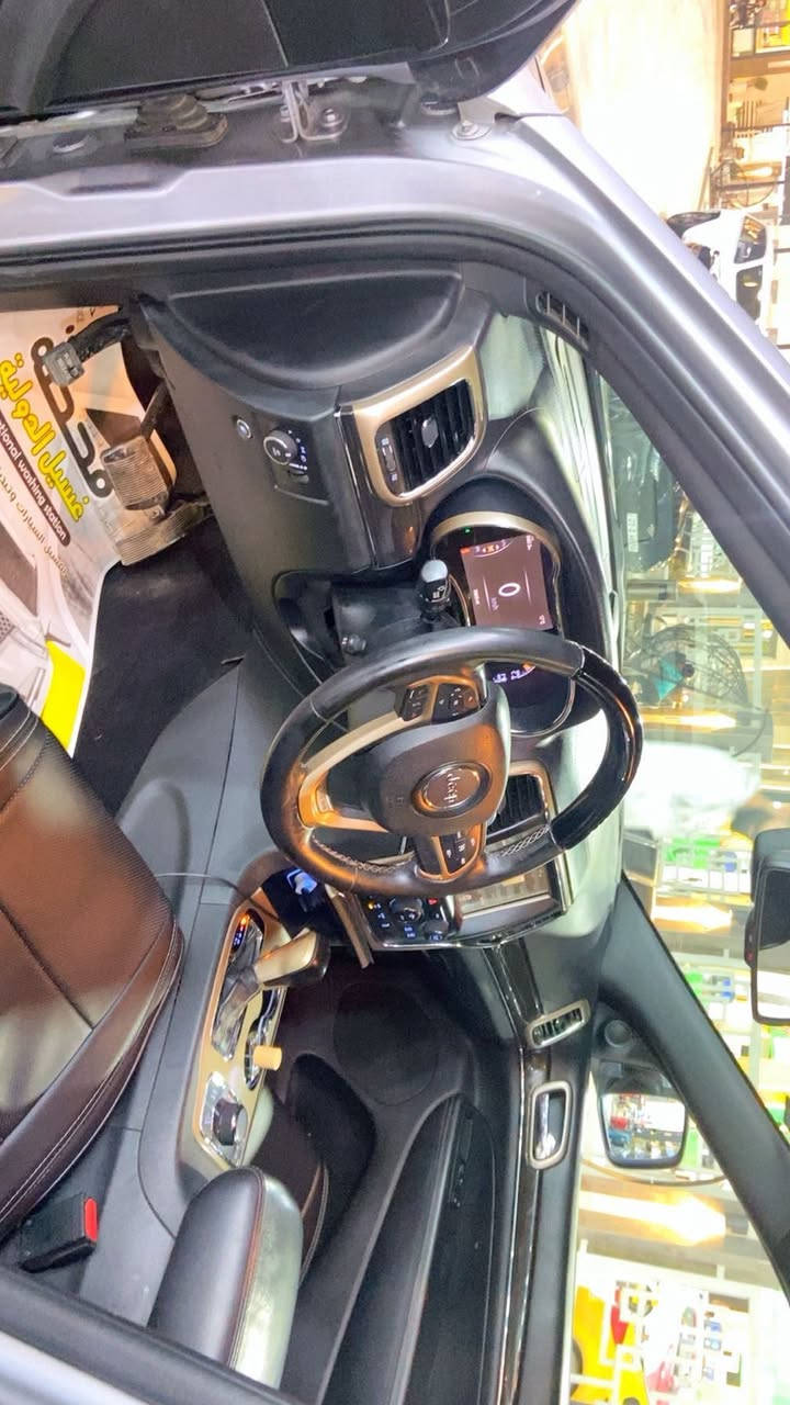 سلام عليكم جيب اوفر لاند موديل 16 مكينه 5700 ممفتوحه ولا الكير مفتوح صور الحادث كدامكم. بدون ايرباك السياره. ماشيه 79 الف السياره فول مواصفات 
1 بنو راما 
2جكات 
3فور ويل 
4كشنات جلد خزن ميموري 
5شاشه جبيره 
توقف ذاتي حساسات فول السياره دمام خلفي  رقم بغداد تحويل مباشر 
السعر 185 
***********
