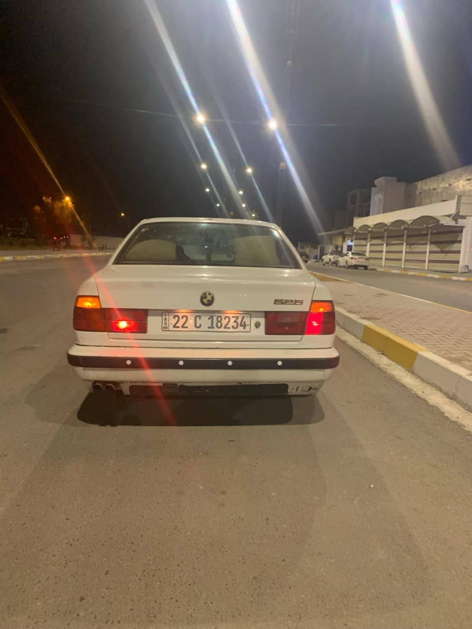 بەناوی خوا bmw1992
سەیارەکە  لۆک لۆکە 
کەپس دەبڵ دیجیتاڵ 
گێڕ ئۆتۆ جام کارەبا 
سەیارەکە بەس سڵاید نیە 
ڕەقەم هەولێر 
دەفتەر بەنزین 
abs
بەبێ لێدران و  بێ مەعجون 
سەیارەکە  لەواقع  زۆر زۆرر  جوانترە 
تایە و ویل لۆک 
بەبێ سەرف و بێ بوخار 
گێڕ مەکینە کارەبای  بەشەرتی  100فیتەر 
سەیارەکە  چوار پارچەی پەمپە  من بەحیزام ئەیدەم بێ مەعجون بێ لێدران 
لەقوەتی خۆی بێزارە  
سعری 65و  مەجالێکی برایانە 
5وەرەقە غرامەی لەسەرە  ئەیدەمەووە دوای معامەلە
*********** تیل و وەتس ئاپ
