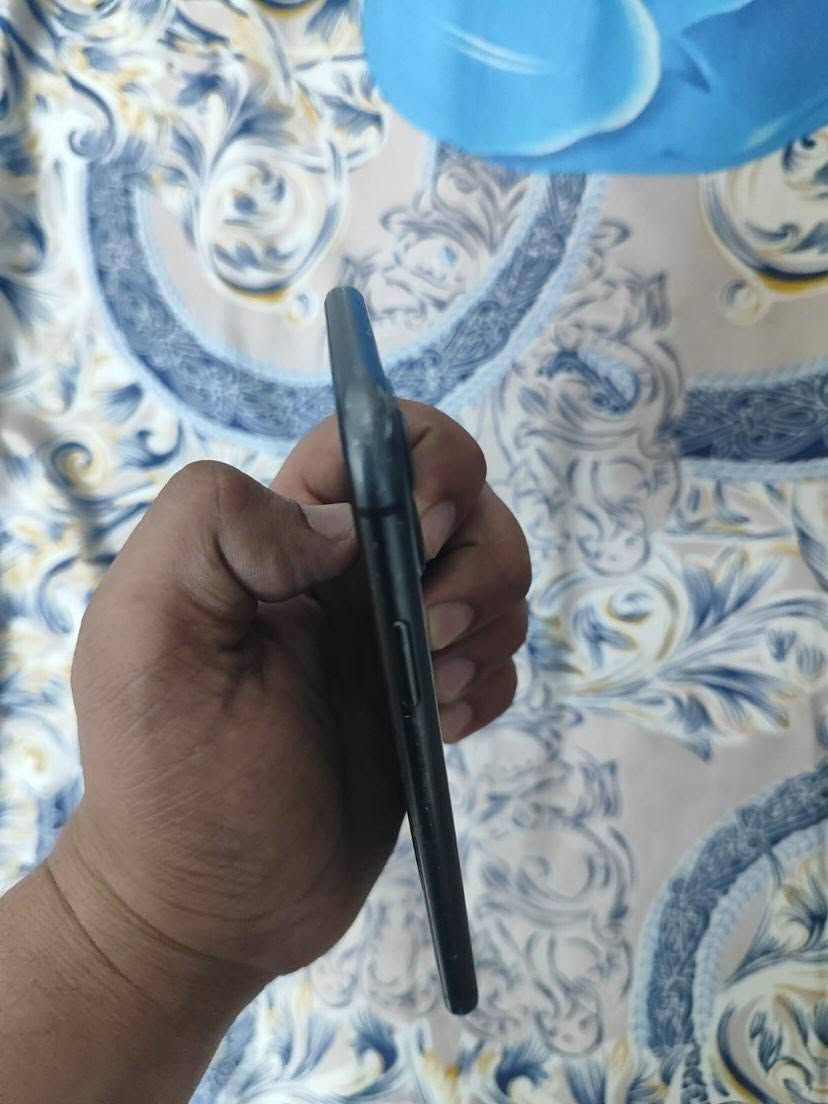 السلام عليكم ايفون ١١شرق اوسط مبدل كلاس شاشة شركة ومبدل بطارية هم شركة
وياه كارتونة وشاحنة مو مال الجهاز 
السعر 200 مكاني بغداد حي اور وقريب على مدينة الصدر


**إذا كنت صاحب هذا الإعلان وتريد حذفه لأي سبب، رجاءا أرسل رسالة إلى الدعم الفني**