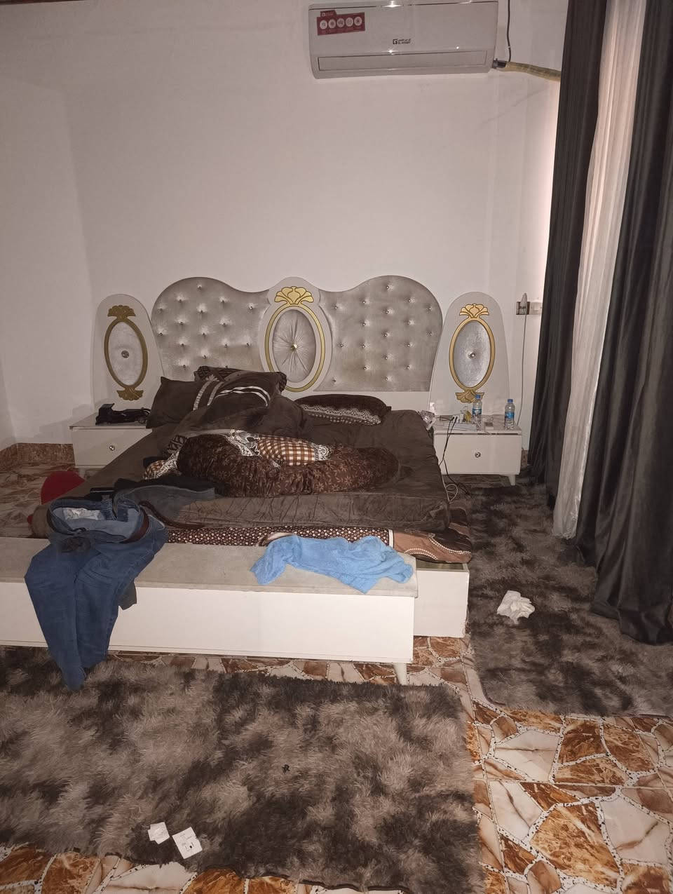 غرفه تركي للبيع نضيفه السعر 225 - الشراي يتصل ***********-‏‪0750 791 3697‬‏ وادي حجر
