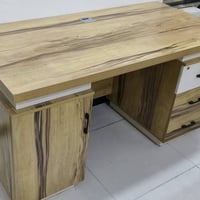 ميز مكتبي • خشب اصلي • ١٤٠×٧٥