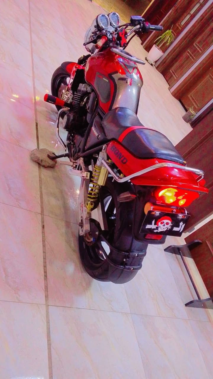 السلام عليكم
سيبي جيل اول cb400

دراجه كير مكينه مكفوله ،

كل نقص مابيها 

شرط شلعه معدل تراس للبصره 

دراجه كامله من كلشي وشوفت عينك كشرها وكلشي كدامكم نعومه نكره بكل وقت 

مكانها انبار رمادي 
سعرها مليون 600وبيها مجال للطيبين ❤️🔥

ملاحضه موشراي لأتجي وضل دور سوالف دراجه تجي تجيك وتفحص بيها اي عيب لو برغي الك كل لحق بذاك لوقت 

تواصل 

 1 : *********** خلادي

 2 : *********** ابو آدم
