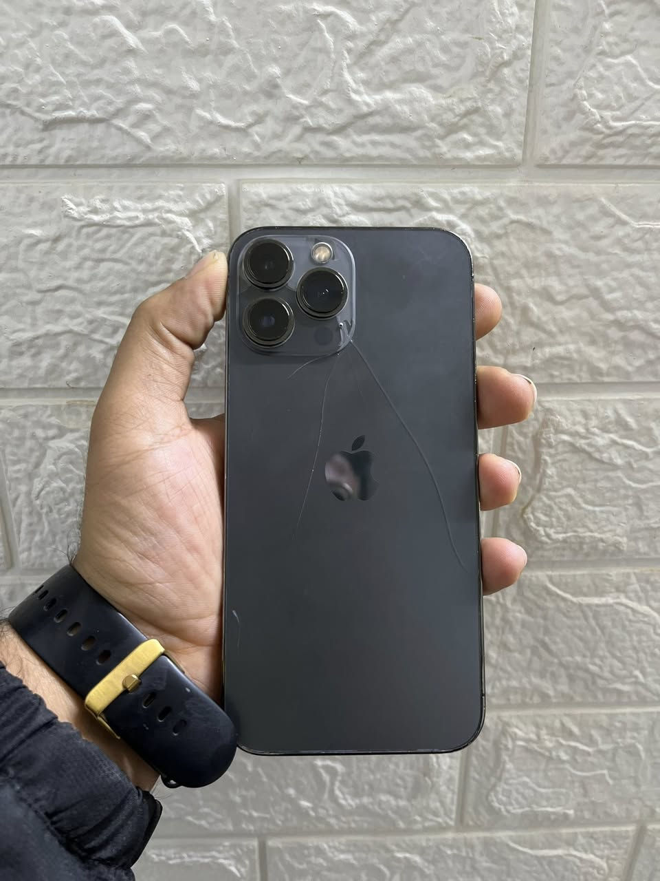 ايفون 13 برو ماكس
ذاكرة 512
بطارية 96 
جهاز كله بلادي فقط ضهر مفطور 
اي عيب مابي جهاز شرط فحص 
شراي خابرني ***********
