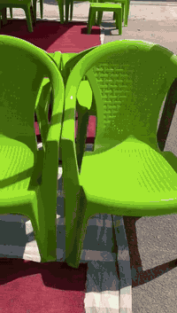 يتوفر لدينا جادر  ابيض للمناسبات ويوجد لدينا جادر عملاق ابو الدنكه العرض 10متر  ويوجد 9متر وكافه مستلزمات الطبخ والمبردات العنوان بصره الجمهورية شارع الاطفاء مقابل حسينيه علي ابن ابي طالب تجهيزات ابو طالب لاستفسار اتصل ***********
