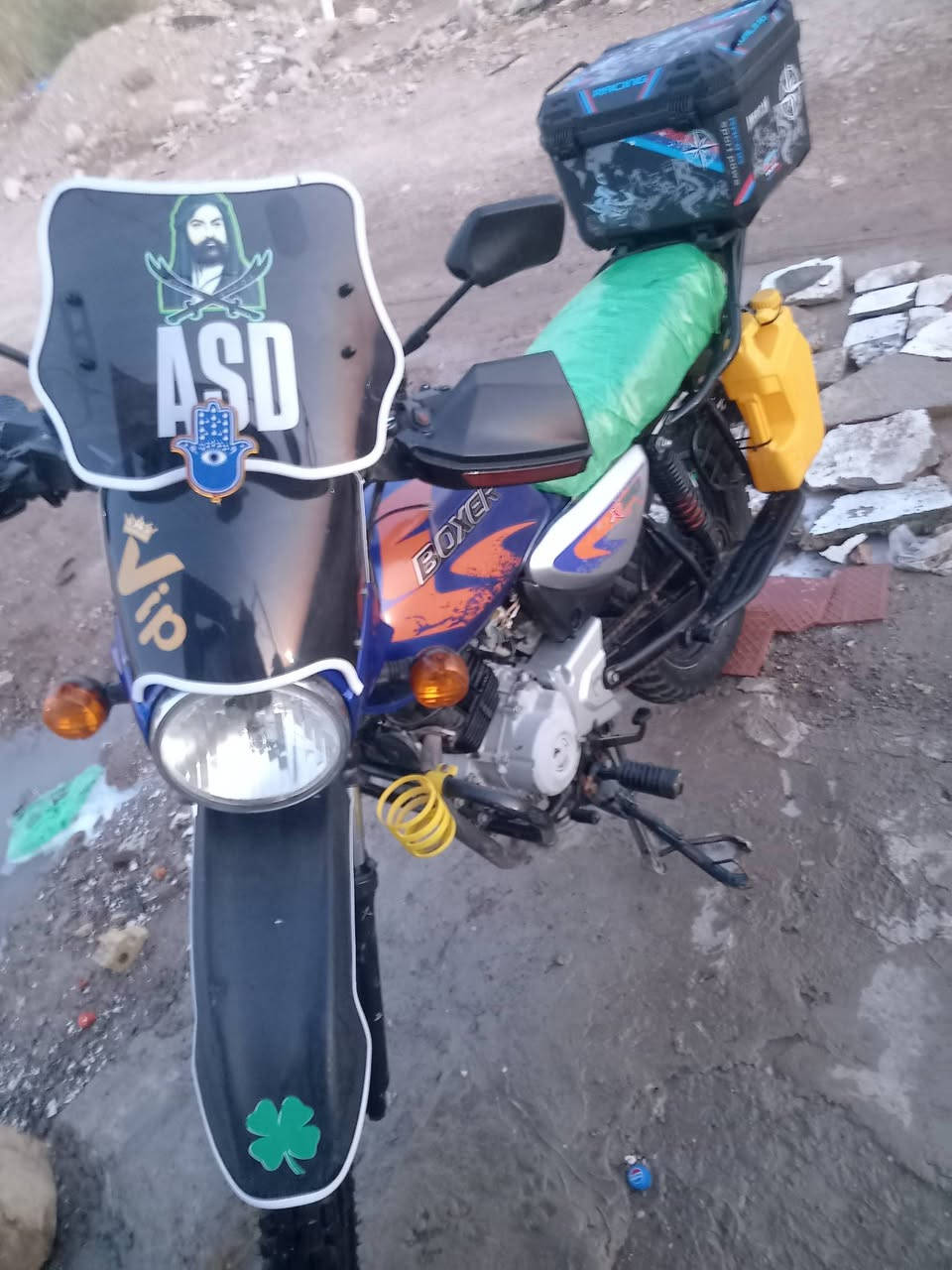 السلام عليكم دراجه بوكسر موديل 23 دراجه جديد يرادله تفيلس نقصه أوراق اكفلك سرقه السعر 950 وبيه مجال بصيط المكان بغداد حي اور الرقم *********** اتصل وبل خدمه
