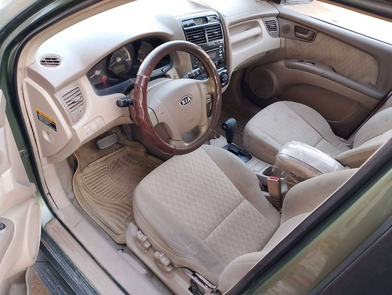 السلام عليكم عندي كيه سبورتج للبيع 2008 جاهزة من كلشي بيها صبغ عام الجماليه حادثها فقط قبق الجنطه واردها امريكي بأسمي عنوان النجف الاشرف السعر 85 وبيها مجال بسيط ***********
