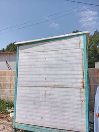 ورحمه الله وبركاته عندي كرفان للبيع طول 2متر عراضه 2متر  السعر 800وبيه...