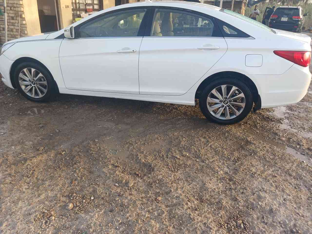 للبيع ٢٠١١ خليجي محرك ٢٤٠٠ سياره جاهزه ماناقصه شي ترايك للبصره سعر ٩٤للاتصال ***********
