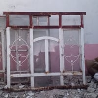 شبابيك عدد 3. بيبان خشاب 2. شيلمان عدد 20وحده لبيع  07736131633