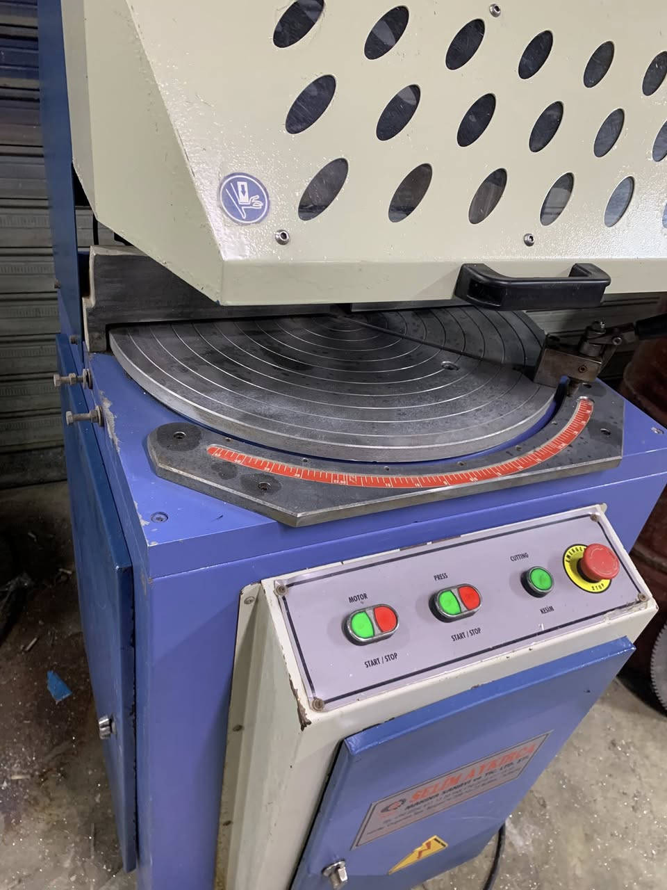 للبيع كتر سليم نضام تبريد حجم 450كلش نضيف التيغ مالته جديد اليوم شديته شرط الشغل والفحص للأستفسار اتصل او تفضل خاص 
***********

***********
