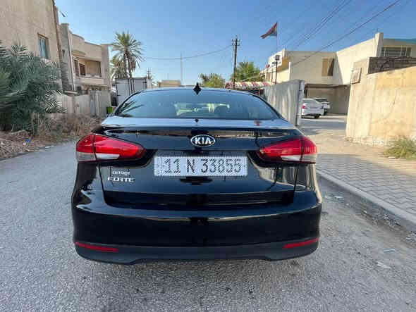 السلام عليكم 
كيا فورتي للبيع
موديل 2017وارد امريكي
محرك 2000دووش
السياره جاهزه من كل نقص
كير محرك صدر امامي خلفي كله جاهز
تبريد ثلج تخم تاير باتري كله جديد وجاهز
السياره بيها صبغ جوملغ خلفي فقط اثر طخه بدون اي دواخل وبارد باب السايق فقط الباقي مكفول
رقم بغداد الجديد هزه ورقم وسنويه جدد
السعر 118وبي مجال بسيط
للاستفسار ***********
عنوان بغداد جي الجامعه 
مكلف بالنشر القائم
