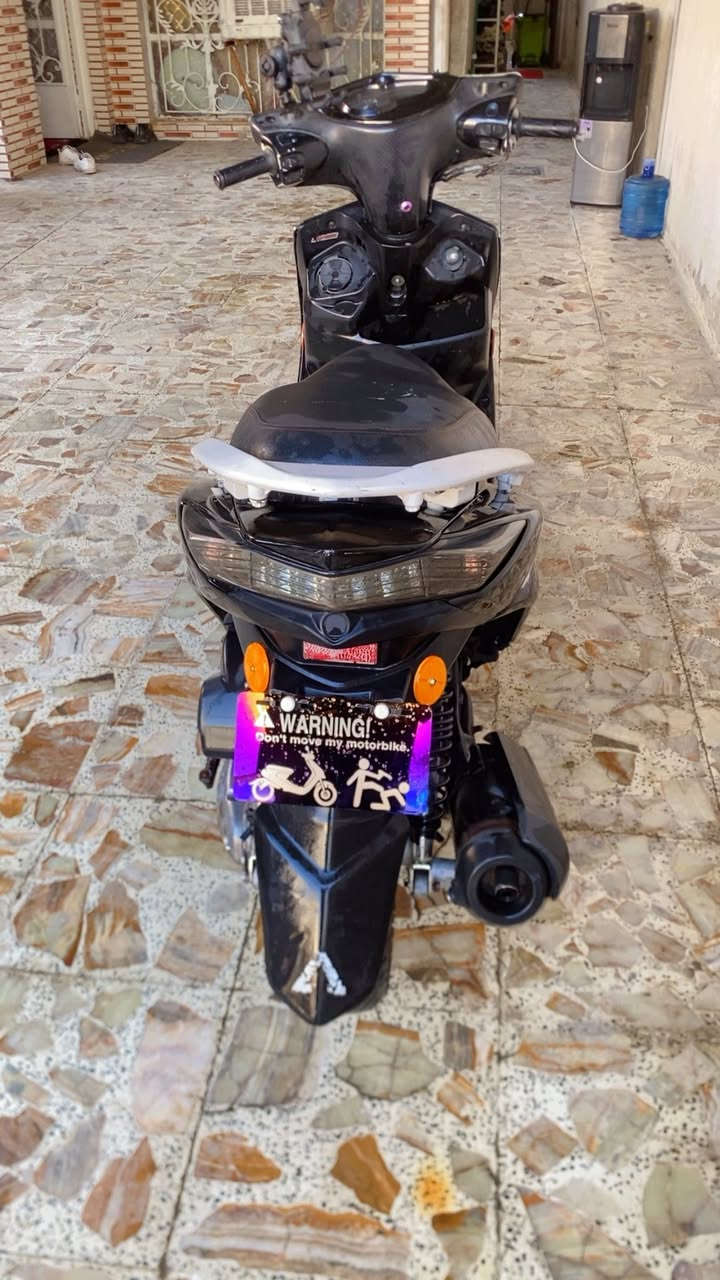 سكنس لد مكينه ٥٨ مكينه نضيفه كلش دراجه بس كفرات مو اصليه مناقصه اي شي  شغاله من لايت لبكلايت ***********
٦٠٠وبيه مجال
