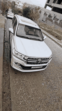 لاندكروز2017( اGxr). كفاله عامه عده بارد قليل بل دعاميه
كفاله واحد ع واحد  كل موصفات بيها (ماشيه١١٠)
 فول الفول ونضيفه6m*********** تواصل )
