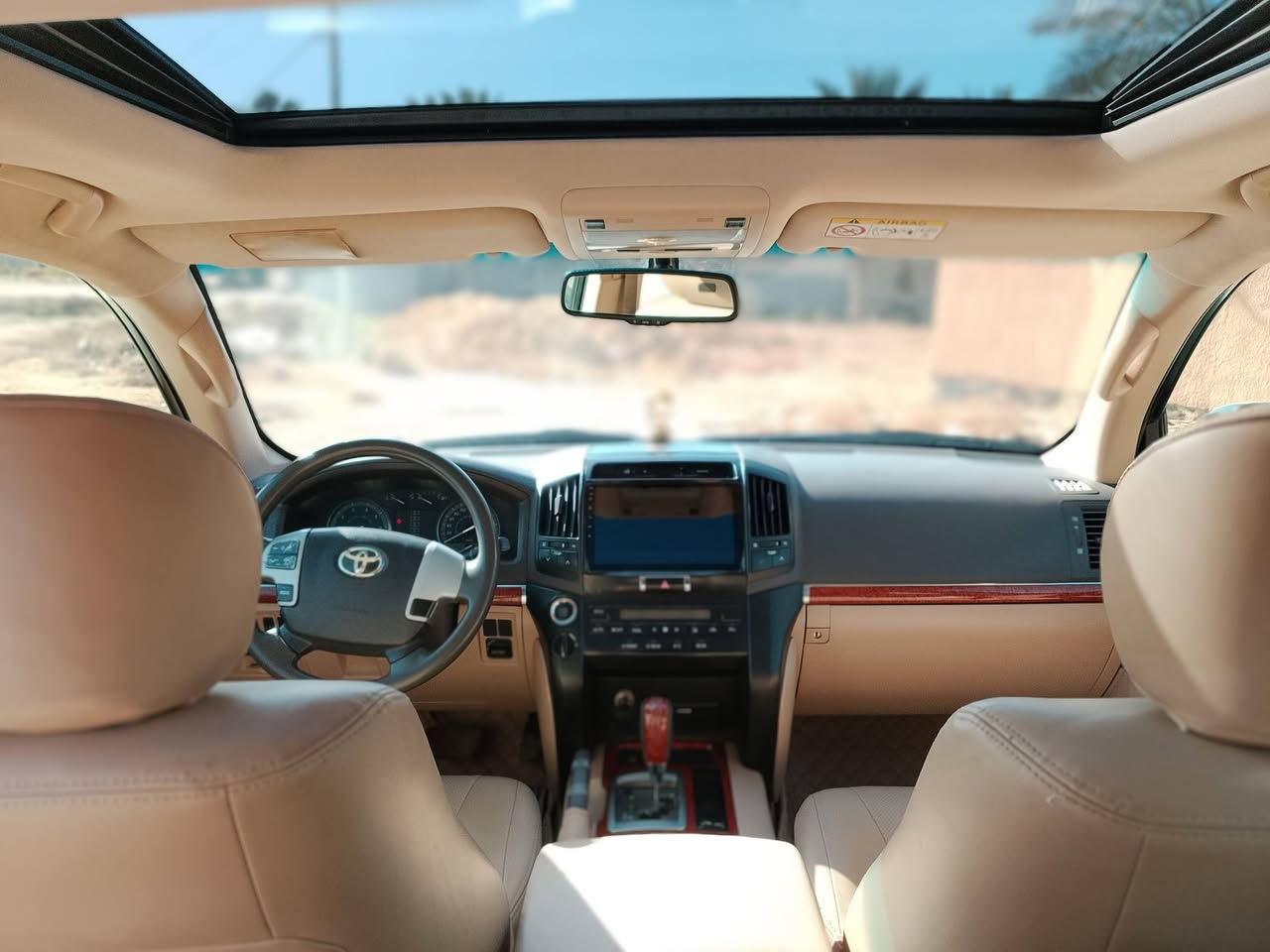 السلام عليكم ورحمه الله
لاندكروز Gxrللبيع 
فول مواصفات للأخير  ام الطفاية 
الموديل 2014 اصل 6,سلندر
السياره كفالة عدا جاملغ صبغ اثر شخط فقط 
السعر 375.    للاستفسار
***********
