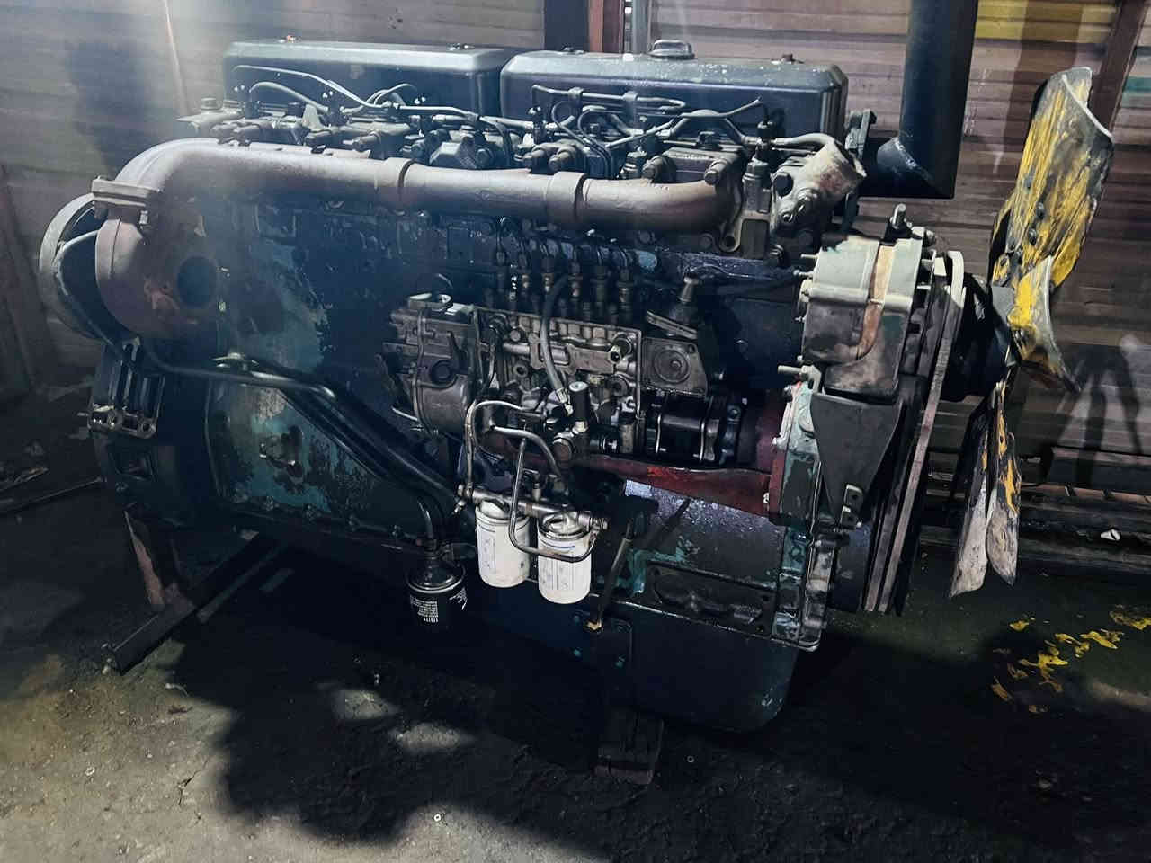 يوجد لدينا مولد كامل شتاير 24ولف توليد 250انجه بلادي شاصي عالي راديتر نضيفه 80‎%‎ شغاله وعلى الحمل استندر السعر60ورقه تحكم كامل كهربائي.  
مكينه 113بم 88تجفيت جديد بيرن بكت سايز 10بلاديه ع الشغل والحمل اليعر 50ورقه العنوان بغداد مدينة الصدر هـ***********صاحب المولدات اني مكلف ب نشر
