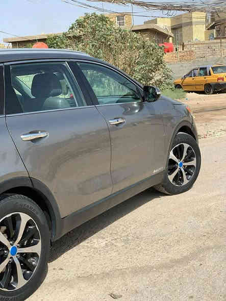 سورنتو وارد امريكي دفع رباعي 

ثلاث انضمة قياده عادي أيكو سبورت مكينه 6 سلند 

3300 ✈️ 

اشاير مري 

مري شفط 

بصمه جنطه كهرباء كشنات جلد تدفئة كشنات 3 قطع تبريد 

سبعه راكب تحكم ستيرن رادارت جانبيه وخلفيه  شاشه صغيره لمس بلوتوث  

تخم تاير جديد دسكات جديده حداديه جديده سياره كلشي بيها جديد 

بيها بنيد سرقة 

وجاملغ خلفي مرشوش كلير 

سياره كفالة لغد وشواصي وايرباكات يعني سياره مابيها ضربه 

فقط جاملغ خلفي  وبيها مكانات بارد بدون اي صبغ سياره نضيفه ومتعوب عليها 

وسعرها 180 وبيها مجال اي استفسار اتصال عل رقم بي واتساب *********** اتصلو تدللون

ملاحضه سياره كل ايرباكاتها سليمه وجميع شواصي وللغود كفاله يعني سياره مابيها ضربه لبنيد سرقه ولجاملغ لخلفي  بي ضربه وراشينها كلير علمود توحيد لون
