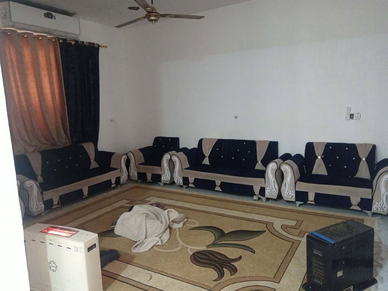 السلام عليكم
 يمي #دار سكن حديث 210م طابق واحد بيه غرف (2) #بحي الحكيم الاولى سند 25 بسعر جدا مناسب
(للاستفسار تواصل خاص)


**إذا كنت صاحب هذا الإعلان وتريد حذفه لأي سبب، رجاءا أرسل رسالة إلى الدعم الفني**