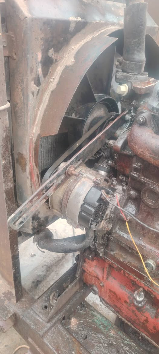 السلام عليكم. 
يوجد محرك للبيع نوع المحرك افيكو راس توليد 50/kv 
للاستفيار  اتصل ع هاذه الرقم ***********
