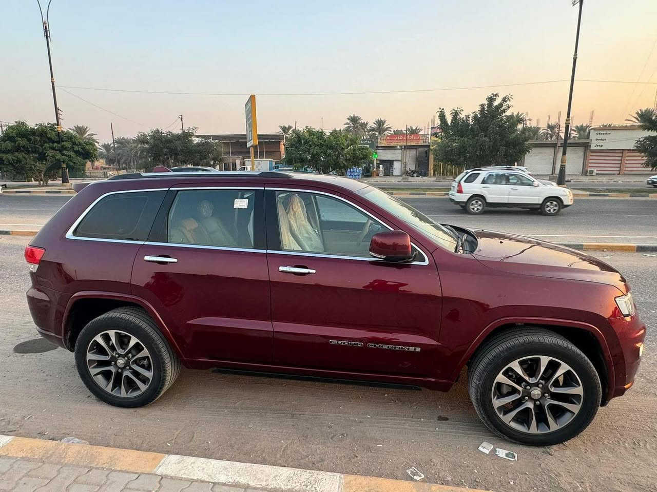 السلام عليكم
جيب اوفر لاند

موديل 2018 رقم اربيل وكالة او تحويل موجود

سيارة خليجي اللون ماروني 6 سلندر كفالة عامة 

ماوس فور ويل 4x4 

شاشات حجم كبير 3

رادار جانبي + نقط عمياء

كشنات حضن جلد كهرباء 

كشنات خزن ميموري

تبريد تدفئة كشنات امامي + خلفي تدفئة

تدفئة ستيرن

زنون 

سستم صوت

تشغيل عن بعد

مري قلاب عند الرجوع

اشاير مري 

مري شفط + هيتر

جنطة كهرباء

حساس خلفي

بريك تلقائي عند الرجوع

نظام اوتو ستوب عند الوقوف

نظام eco,sport

ماسحات اوتو

باقي المواصفات المعروفة والسيارة جديدة بمعنى الكلمة 

مكانها بابل 
السعر 270 وبيه مجال بسيط

للمعلومات اتصل ***********

***********
