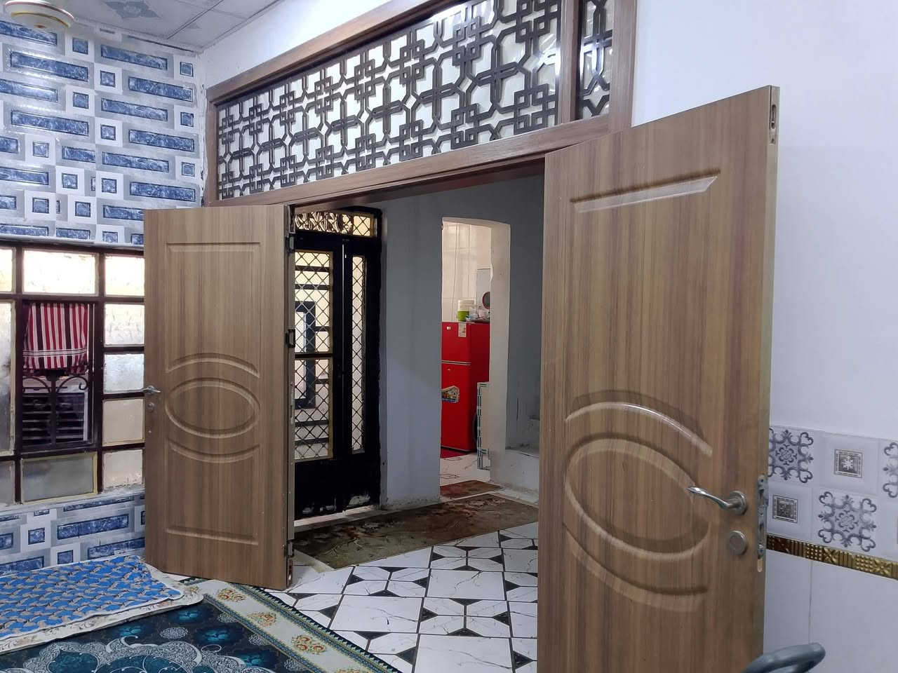 بسم الله الرحمن الرحيم
بيت مساحه 75 متر

غرفه و هول و صاله مفتوحه و مطبخ وطارمه و حمام
و بيتونه فوق و بسطح طابق ثاني تكدر تبني 

شارع مدرسي 

سند 117

سعر مراسله رقم 

***********
