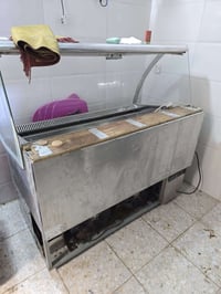 عارضة. دبل كبمريسر ايرانية نضام بخاخ  ب٥ اوراق. ربع قيمتها. بس يرادلها...