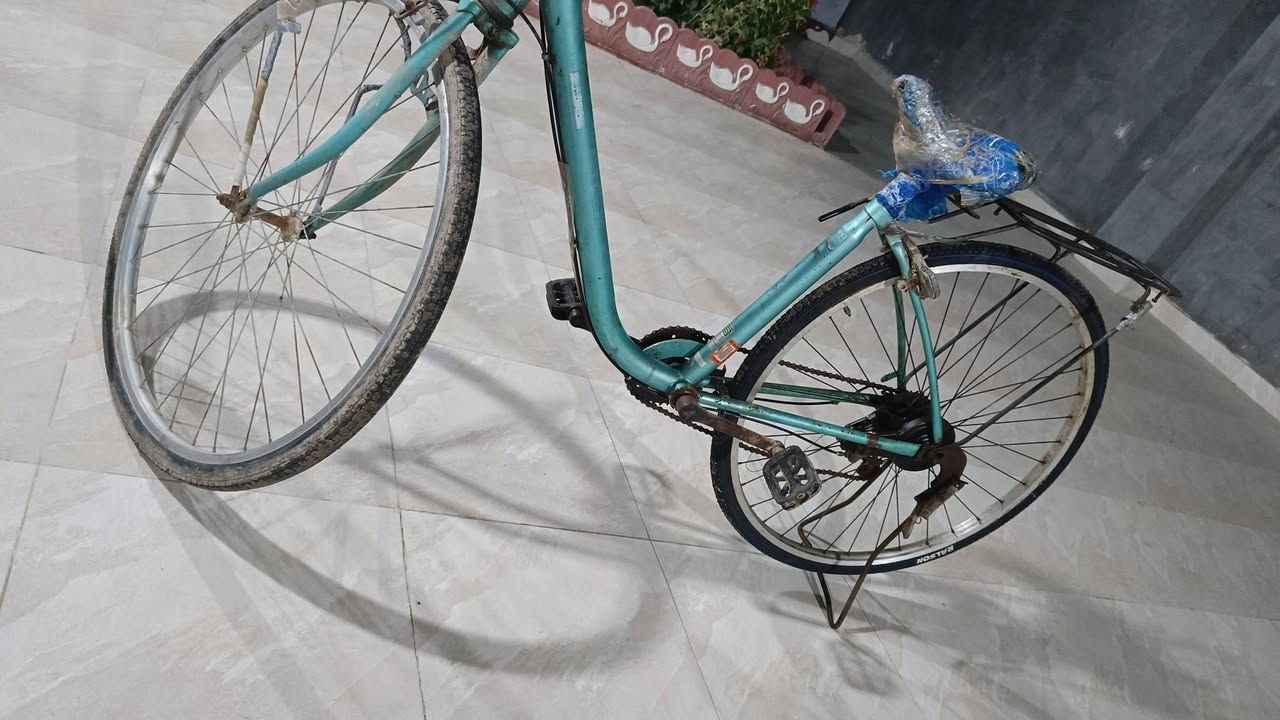 السلام عليكم بايسكل للبيع حجم 27 موديل 2015 مع جاملقات وصينيه الشراي يجي خاص الرقم 
(***********)@المتابعين
