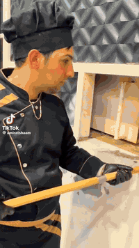 شيف بيتزا ايطالي متفرغ للعمل
للتواصل على الرقم *********** 

صاحب خبره 6 سنوات في البيتزا الايطاليه الاصليه 50 ايتم خاص بيه مع صلصات خاصه بيه اشتغل محافظات
