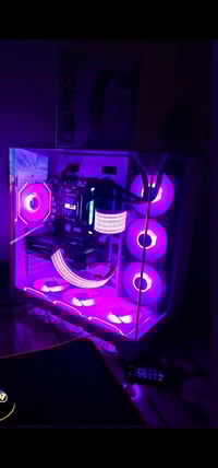 pc للبيع  الجهاز جديد ما مشتغل كم ساعة والكراتين كلها موجودة  المواصفا...