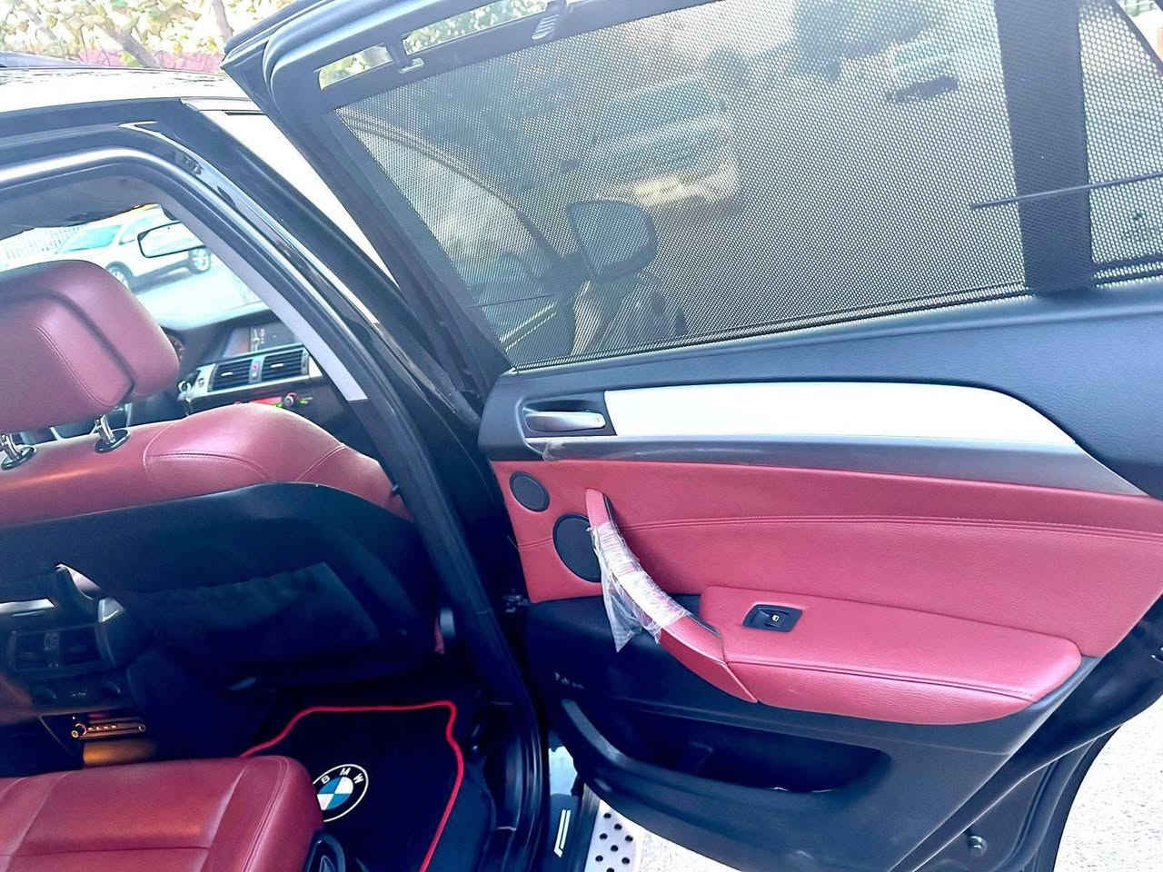 السلام عليكم من رخصه الادمن // 
بي 
ام دبليو X6 موديل 2014 
فول فول مواصفات 6 سلندر توين توربو المرغوب
جلد ... سلايد ... شاشة 5 كامرات حساسات

         
  

السيارة عل ايد وحده من تاريخ استلامه 
 BMW X6 2014 اصل شركة 

استلام شركة العروش خليجي يعني  فول مواصفات السيارة جدا جدا نظيفة

 
  شرط الفحص برغي ممفتوح بالمحرك مكفولة كفالة عامة من جميع النواحي كير محرك صدر تبريد كافة الامور 
محرك 6 سلندر توين توربو المرغوب طبعا بانزين اصل ماشاء الله سحب ومشي ماينوصف 

اللون اسود 
المواصفات ... كثيرة جدا راح اذكر بعضها 
جلد ... سلايد ... شاشة ... 5 كامرات ... حساسات امامي خلفي وجوانب ... صندوق كهرباء  ... سيدي جنجر 6 اقراص ويل اصلي شركة مميز ... بردات خلفيه بلاد ... شاشة وسطيه شغاله 
اوتو هولد هاندبريك بصمه ستيرن
 كهرباء شفتات ستيرن 
كشنات كهرباء داخل احمر 
 ستيرن كهرباء 
والكثير من المواصفات الاخرى 

 غطاء صندق بلادالشركة سبير اصلي منازل

 حافظة الصيدلية البلادية كونترول شاشة خلفيه ايضا كل تفاصيله شركة للامانه سيارة
.. 

جاهزه من كافة التفاصيل  اي خلل بالدشبول او تحذير لايوجدرقم اربيل بسمي تحويل مباشر // السعر 195 وبي مجال للشراي  
للأستفسار ‭0776 097 3041‬
