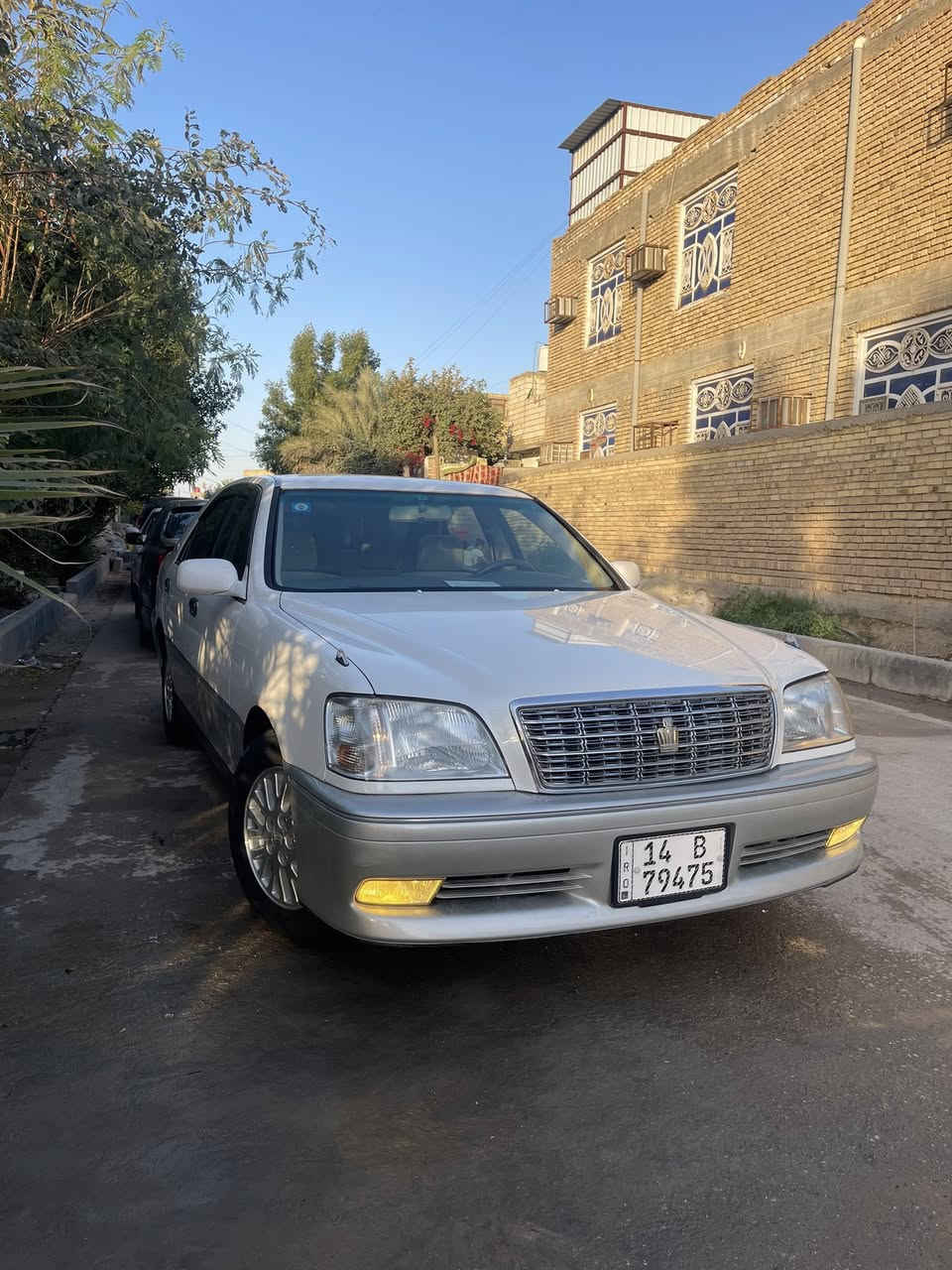 الهم صل علی محمد وعلی آل محمد
للبيع ملكه مديل2001 رقم بصره نكليزي تسجيل جديد ماشيه ١٢٠
كفاله 
شاصي 75 ديفور الجبير 
اربع دكم عاديه مو كرستال 
ثلاجه + تبريد خلفي
برده خلفيه كشنات كهربائيه +ستيرن كهربائي
السعر150 اي ستفسار ***********
