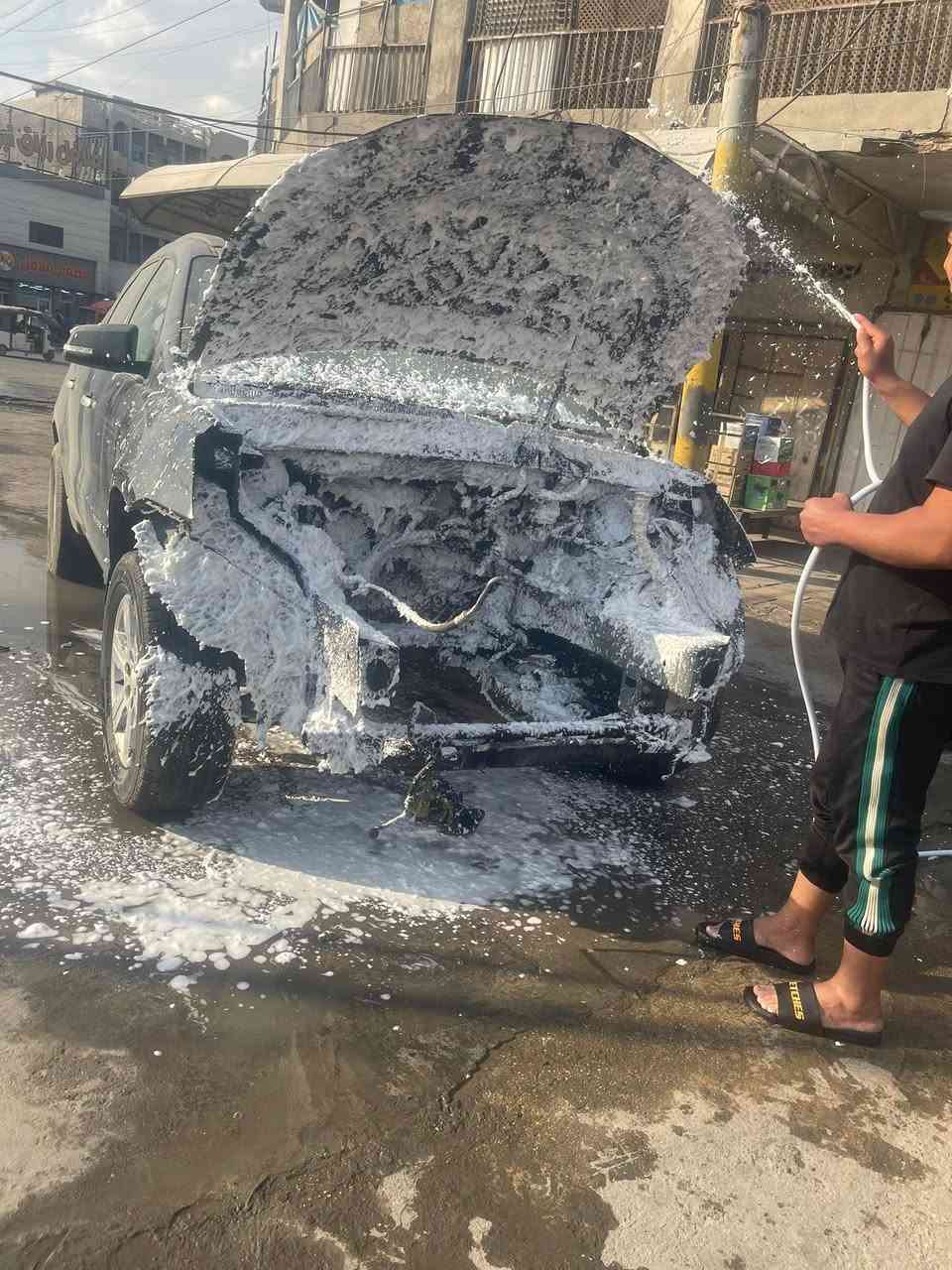 السلام عليكم اخوتي الطيبين شرفنا الاخ حاتم كريم القريشي من أهالي النعمانيه جاب السياره المحرك مالتها كايم وعنده اذاين المحرك هم تعبانات وعنده الباور استيرن بي مشكله جفتت المحرك اله وبضمان اكيد كملت السياره وهاي تفاصيل العمل وغسل حوض السياره كدامكم #شوفر_اكاديا_ترافلس_ترفس_ترافس_كمارو_كامارو
#فيتر_امريكي_محركات_مكاين_تجفيت_وارد_ضمان
#امريكي
#تجفيت_بغداد_المشتل اخوكم وخادمكم علي الفيتر ***********
