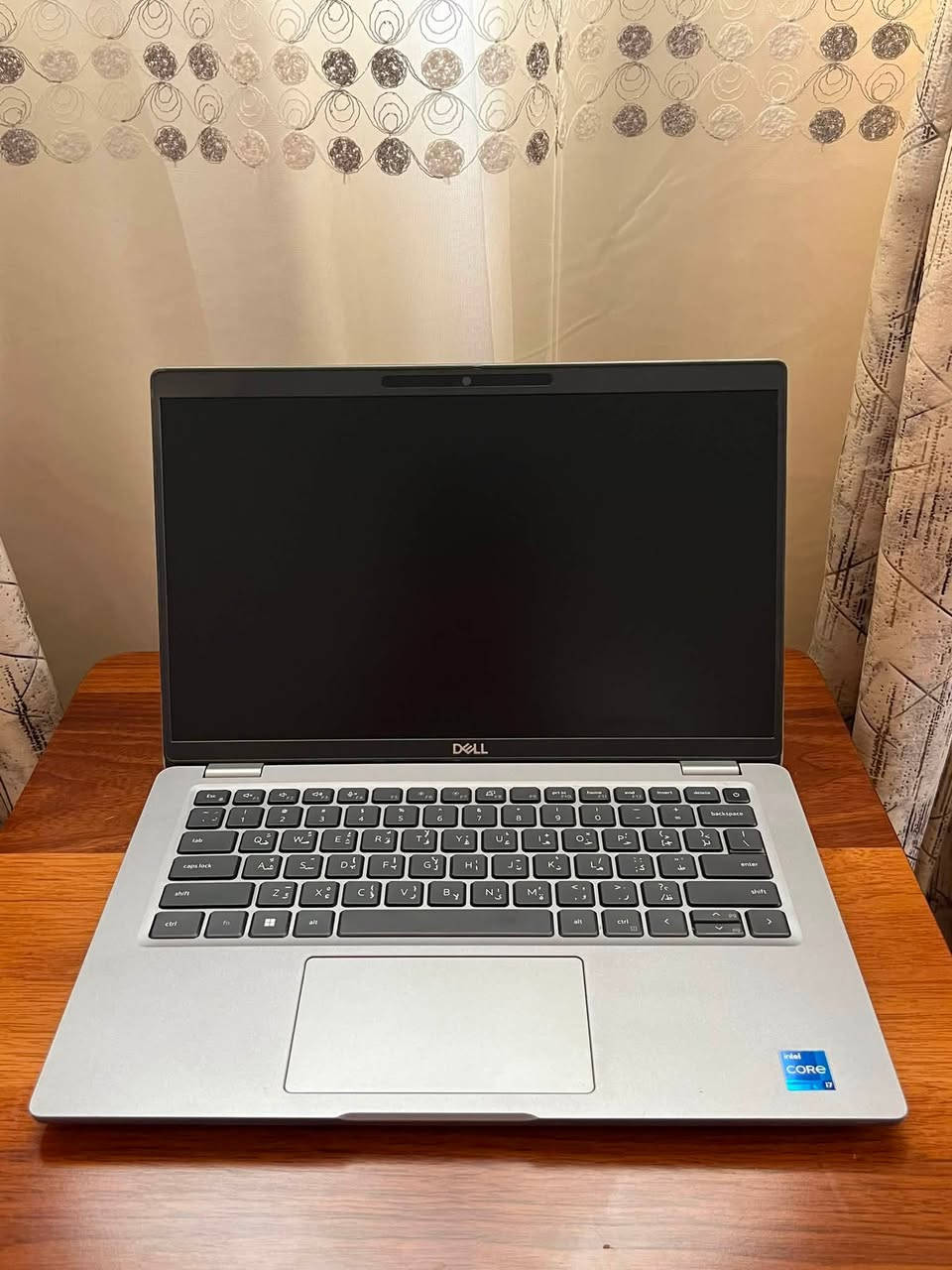 لابتوب DELL معالج i7 جيل (11TH) ورام 16 للبيع .
اللابتوب مفول مواصفات
الجيل مالته حديث ( الجيل الحادي عشر ) 
شحنة تايب سي
معالج i7 فدشي يتحمل شغل والعاب 
تصميم سلم ووزنه خفيف
 كيبورد ضوئي
اللابتوب جدا نضيف وادائة قوي وممتاز يفيد الي عنده دراسة او العاب متوسطة او غيرها من الاستعمالات .

المواصفات :
المعالج intel cori7
الجيل : الثامن (11TH)
كرت الشاشة : INTEL UHD GRAPHICS 8GB 
الشاشة : فول اچ دي (FHD) حجم 14.3 دقتها والالوان جدا واضحه وتشغل 4K بالمشاهدة .
الرام : 16GB نوع DDR4 فدشي راقي .
الذاكرة : 256GB ssd M.2 
كيبورد عربي انكليزي ليزري .
كيبورد ميكانيكي .
سماعات ستيريو .
كامرة امامية واضحه
بطارية اللابتوب ليثيوم تطول فوگ ال 4 
ساعات ب الاستعمال المكثف .
غالق كاميرا سلايد .

المنافذ :
 منفذ تايب سي للشحن
منفذ تايب سي لنقل البيانات
منافذ USB 
منفذ Hdmi
منفذ سماعات
منفذ LAN
وغيرهن بعد.

المميزات:
معالج i7 مو i5 يتحمل شغل كلش قوي
رامات 16 مو 8  
اللابتوب نضافته كلش حلوه ماصارلي فتره من ماخذه .
منصب عليه وندوز 11 برو مفعل مدى الحياة.
منصب عليه اوفس مفعل مدى الحياة .
كيبورد عربي انكليزي ليزري.
كامرة امامية جدا واضحه.

الملحقات:
ملحقاته كلها موجودة واصليه
كيبل ثلاثي اصلي.
شاحنة اللابتوب الاصليه  .
جنطة لابتوب مرتبه هم بعدهي جديده غير مستخدمه .

منصب عليه وندوز 11 برو مفعل مدى الحياة وحزمه الاوفس كامله كذلك مفعلة مدى الحياة .

اللابتوب كلش نضيف ومواصفاته قويه ومحترمه وتصميمه كلش مرتب . ومابي أي نقص كيبورد سماعات انترنت شاشة كامرة كله شغال وممتاز وماب اي نقص من اي ناحية .
وكلشي بي بعده جديد ونضيف مثل ماموضح.

السعر : 385 الف وبي مجال جدا قليل .

مكاني النجف والي يريده توصيل هم موجود ان شاء الله .

*********** بي واتساب

(لابتوب للبيع النجف بغداد الانبار البصرة حاسبة محمولة منضدية دل dell pc laptops laptop computer )
