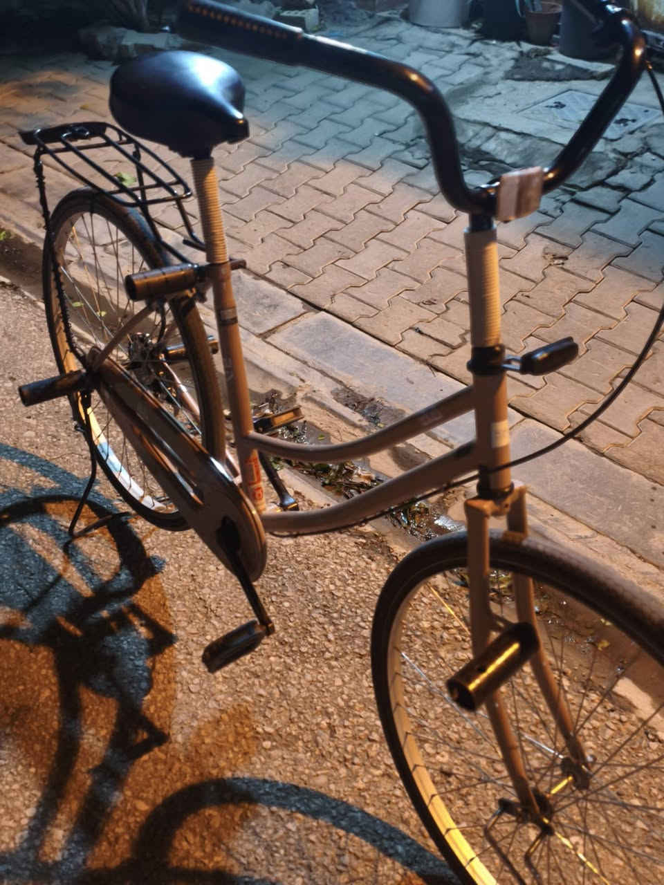 السلام عليكم
باسكل للبيع موديل 21شهر 4 
باسكل كفالة عامة 
السعر 140 وبي مجال  
عنواني نجف حي المهندسين 
رقمي ***********
