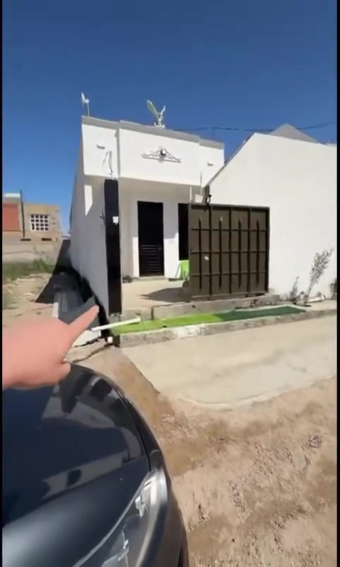 بيت للبيع ١٥٠ م نزله الشراع بناء جديد غرفتين صاله ستقبال مطبخ درج خارجي مفوض للطابو مرقم بلديه سند ابيض بدايه النزله الشراع قريب عل شارع العام بناء حجر٢٠٢٥
جاهز للسكن 
السعر ٧٠ مليون 
مكتب كريم العبيدي ***********
